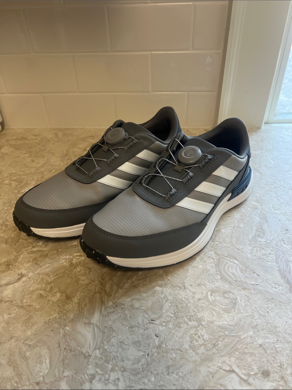 Men’s Adidas S2g spikeless Boa golf shoes size 9